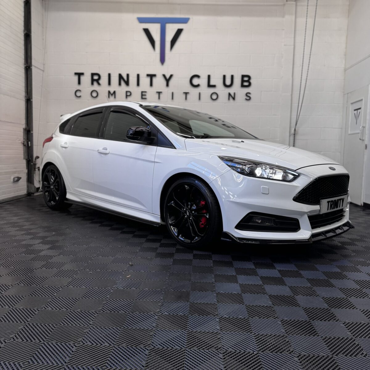 FORD FOCUS ST-3 + £5000 WORTH OF INSTANT WINS - Image 3