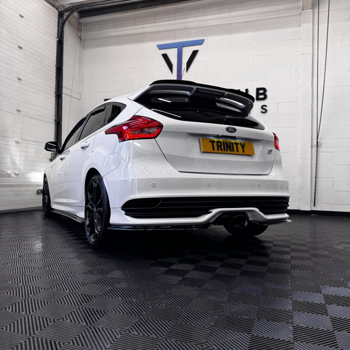 FORD FOCUS ST-3 + £5000 WORTH OF INSTANT WINS - Image 4