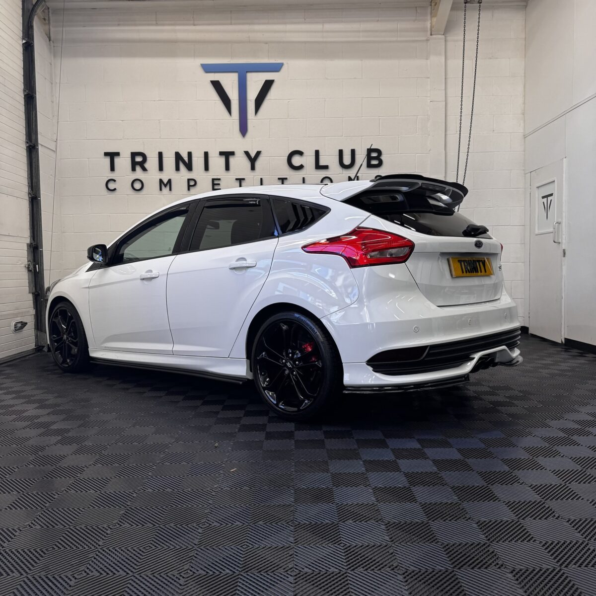 FORD FOCUS ST-3 + £5000 WORTH OF INSTANT WINS - Image 5