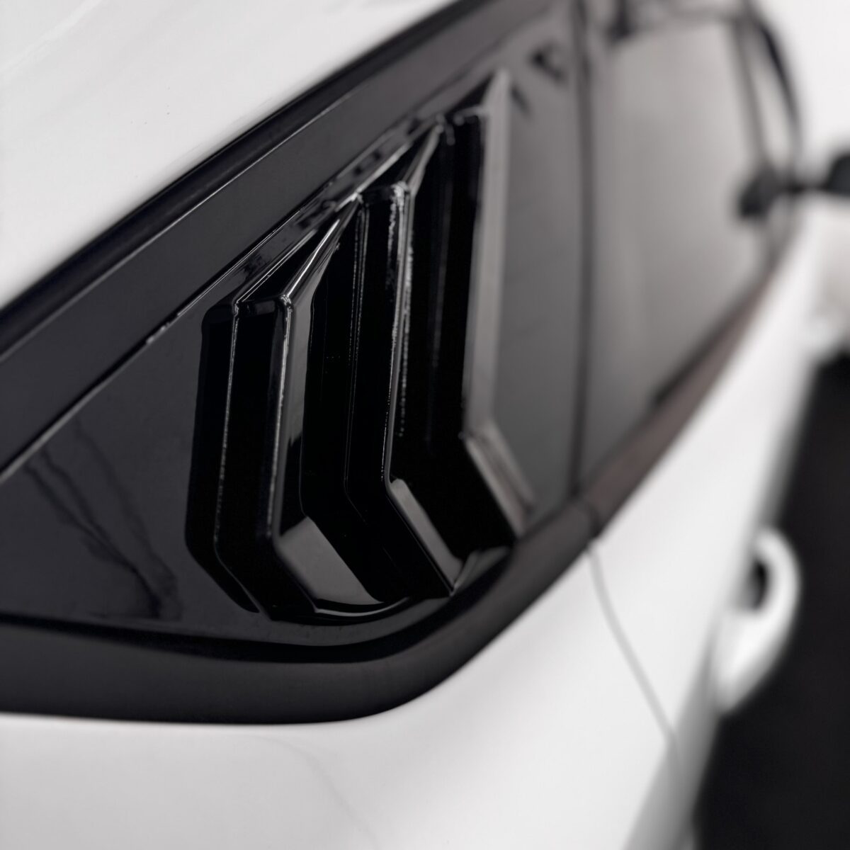 FORD FOCUS ST-3 + £5000 WORTH OF INSTANT WINS - Image 10
